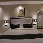 Hotel IV