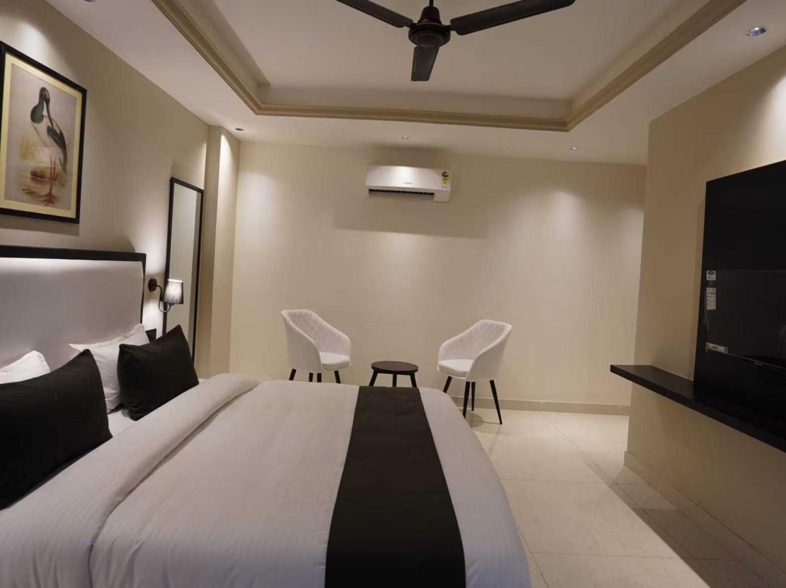 Iv 4* New Delhi